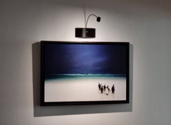 Silhouette wall light: free-standing wall light for picture with head